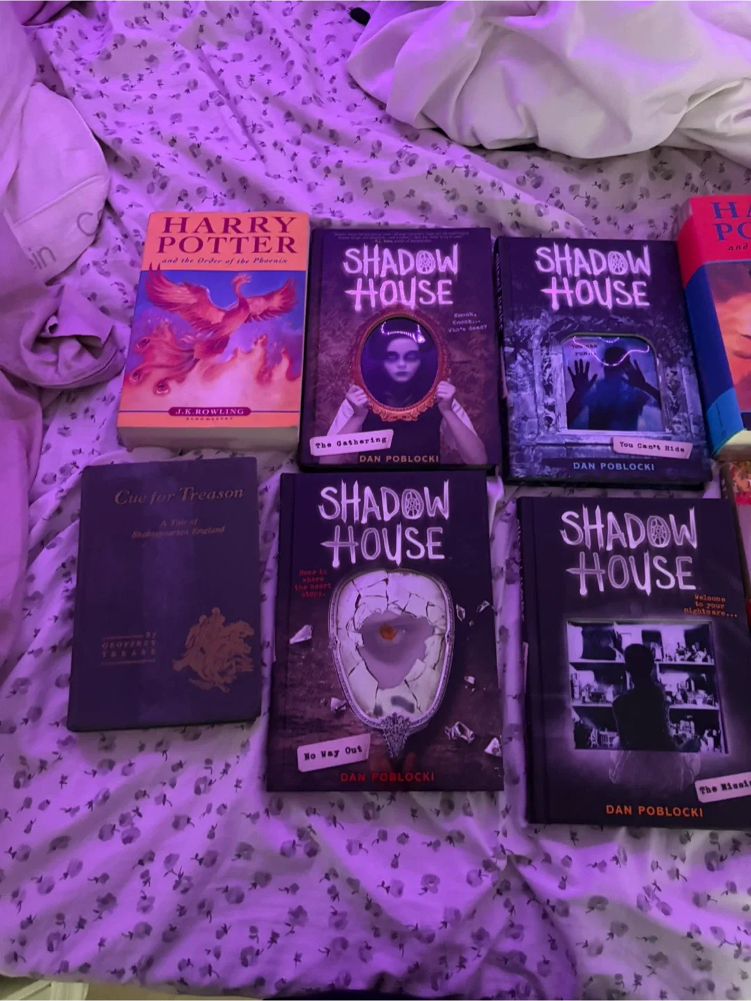 Books for $10 each image indicator(3)