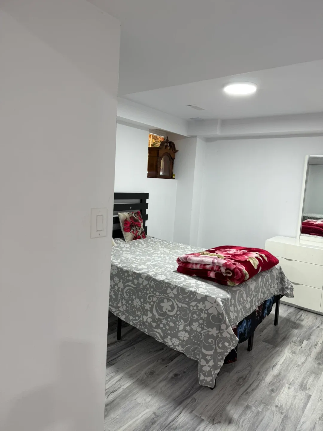 for rent Basement Apartments image indicator(6)