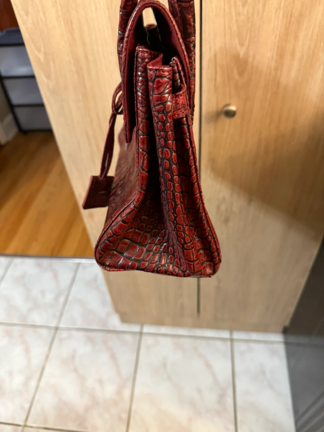 Preston & York Red Leather Croc Embossed Satchel - photo 3