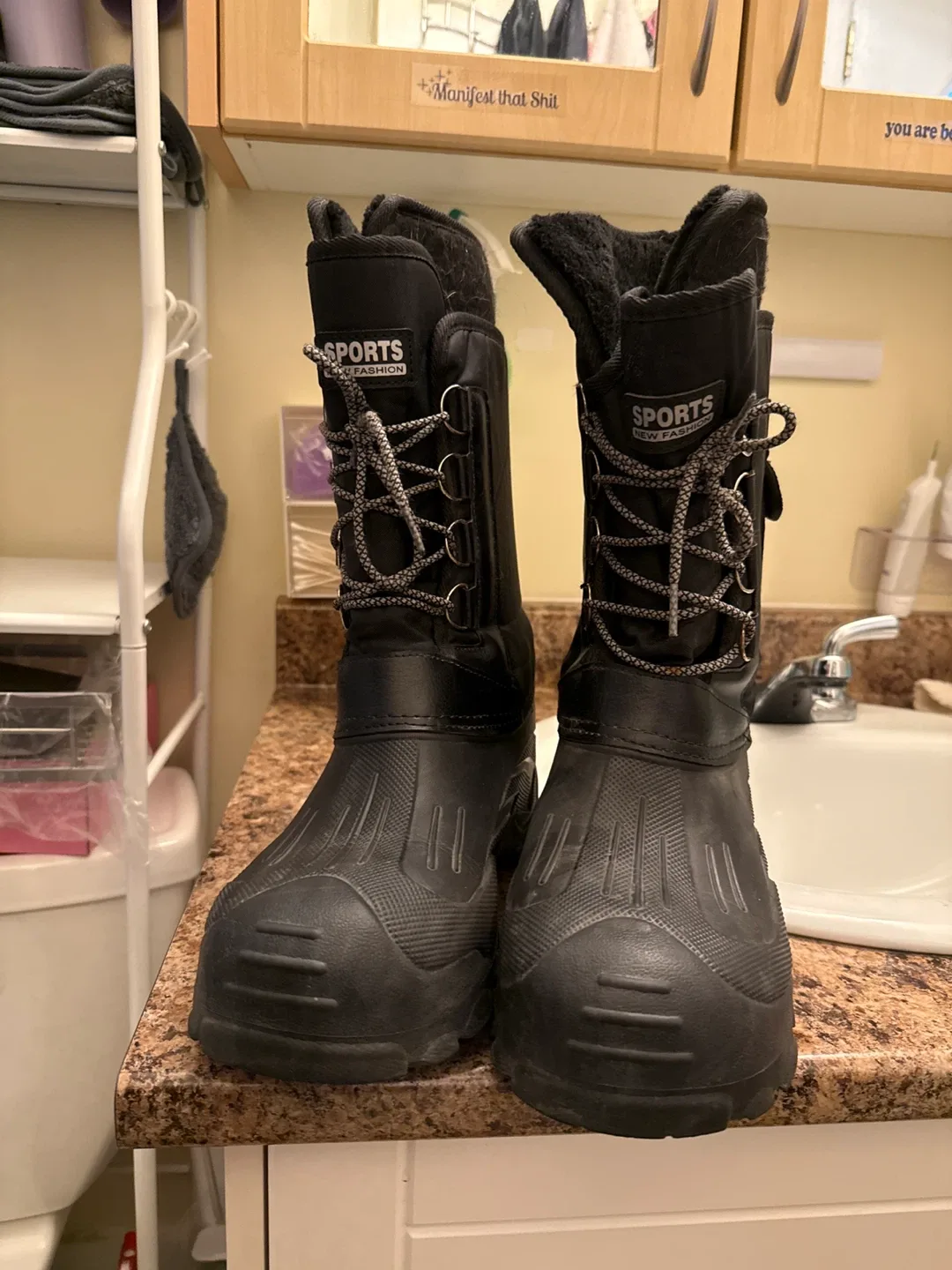 Sports Fashion Black Winter Boots Men’s Size 11 image indicator(3)