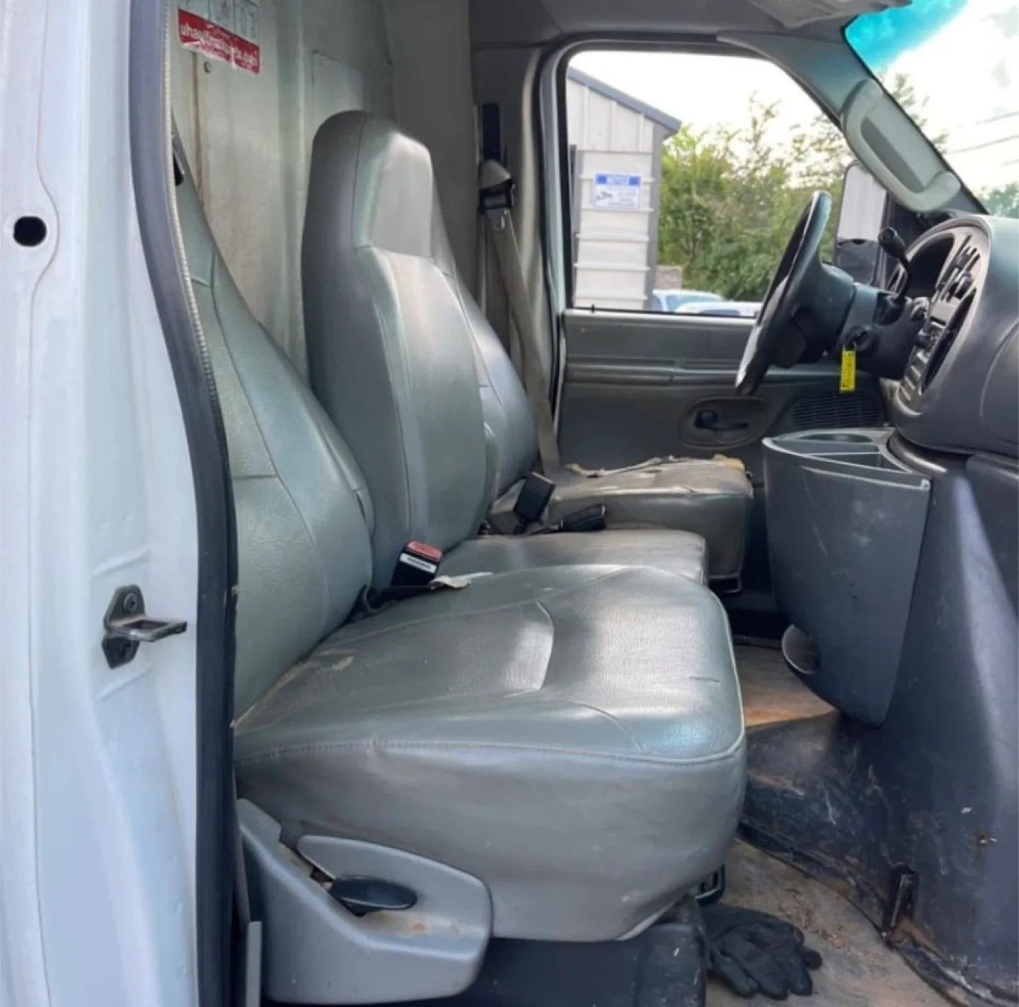 2006 Ford E-Series Truck image indicator(4)