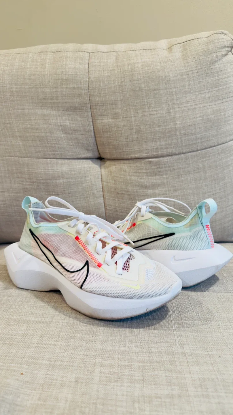 Nike Vista Flow Women's Running Shoes