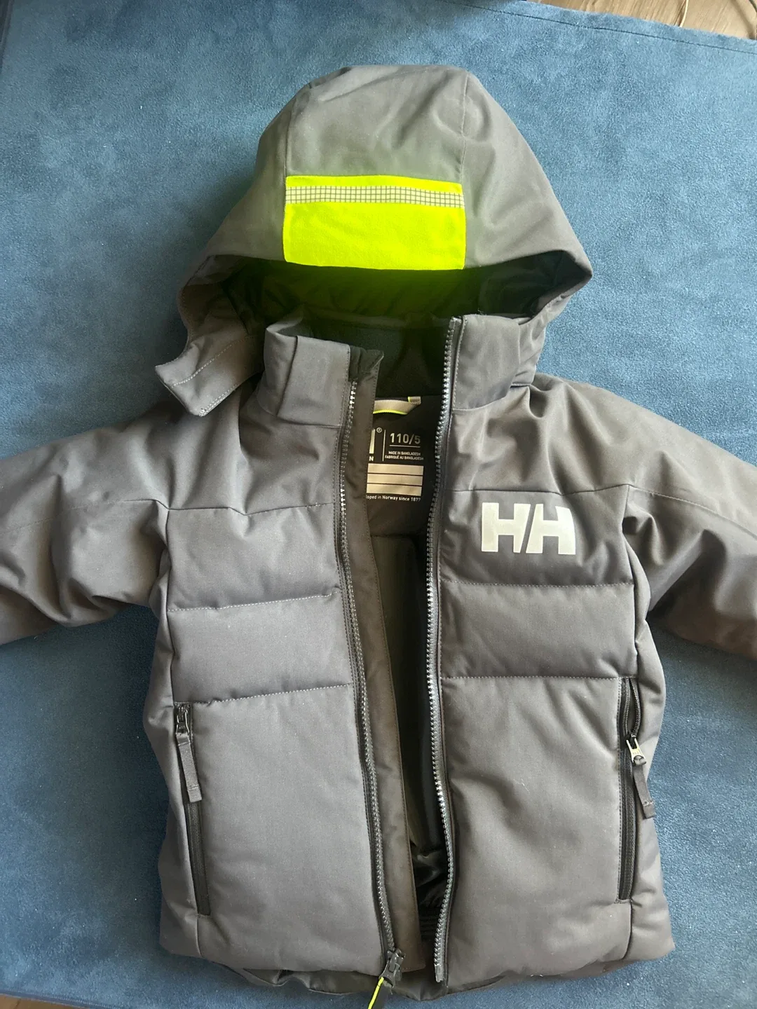 Helly Hansen VizLite DT glow feature 5T
