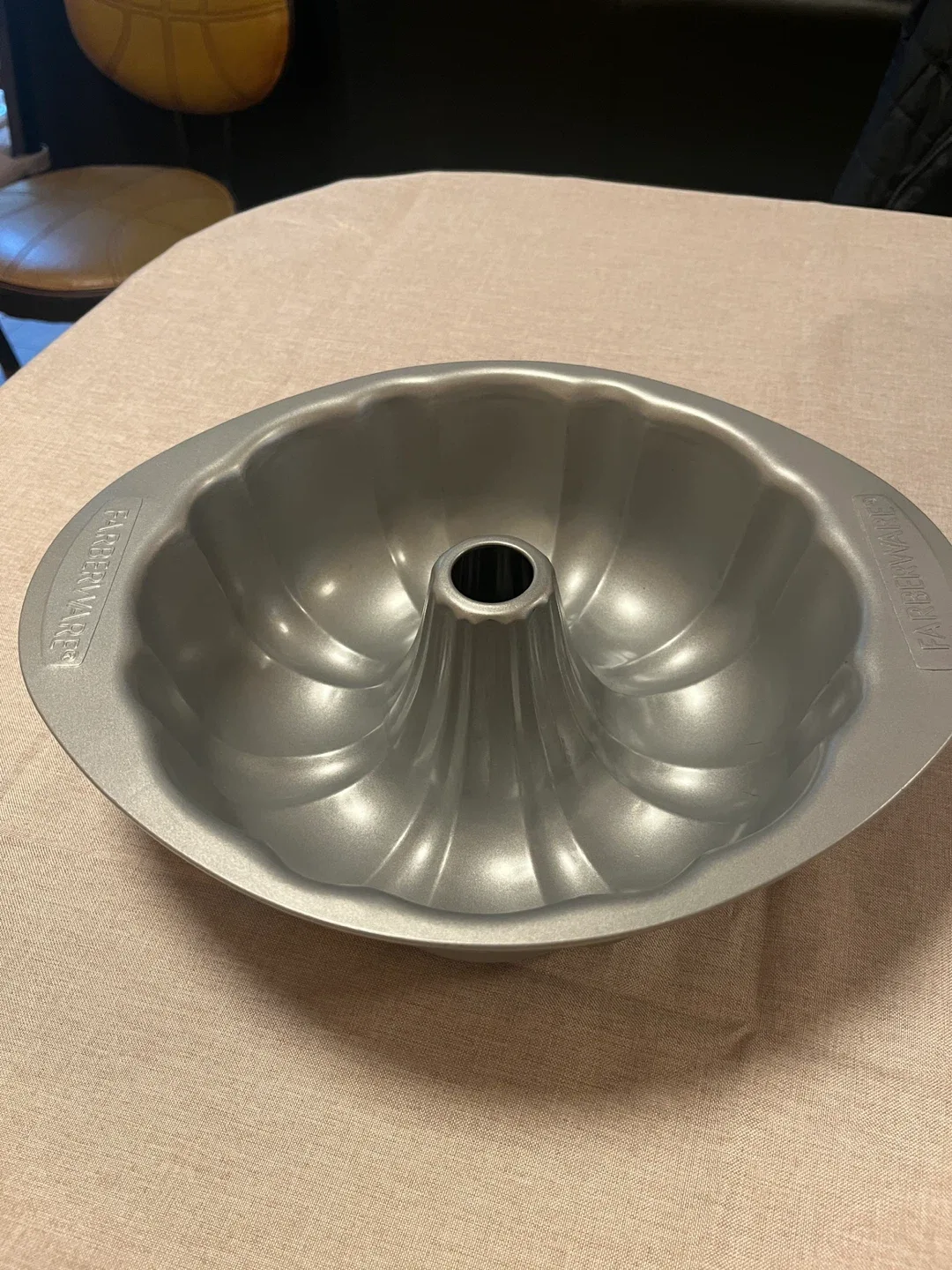 Farberware Bundt Pan - Silver image indicator(4)