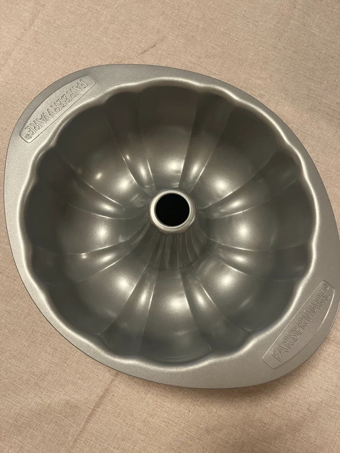 Farberware Bundt Pan - Silver