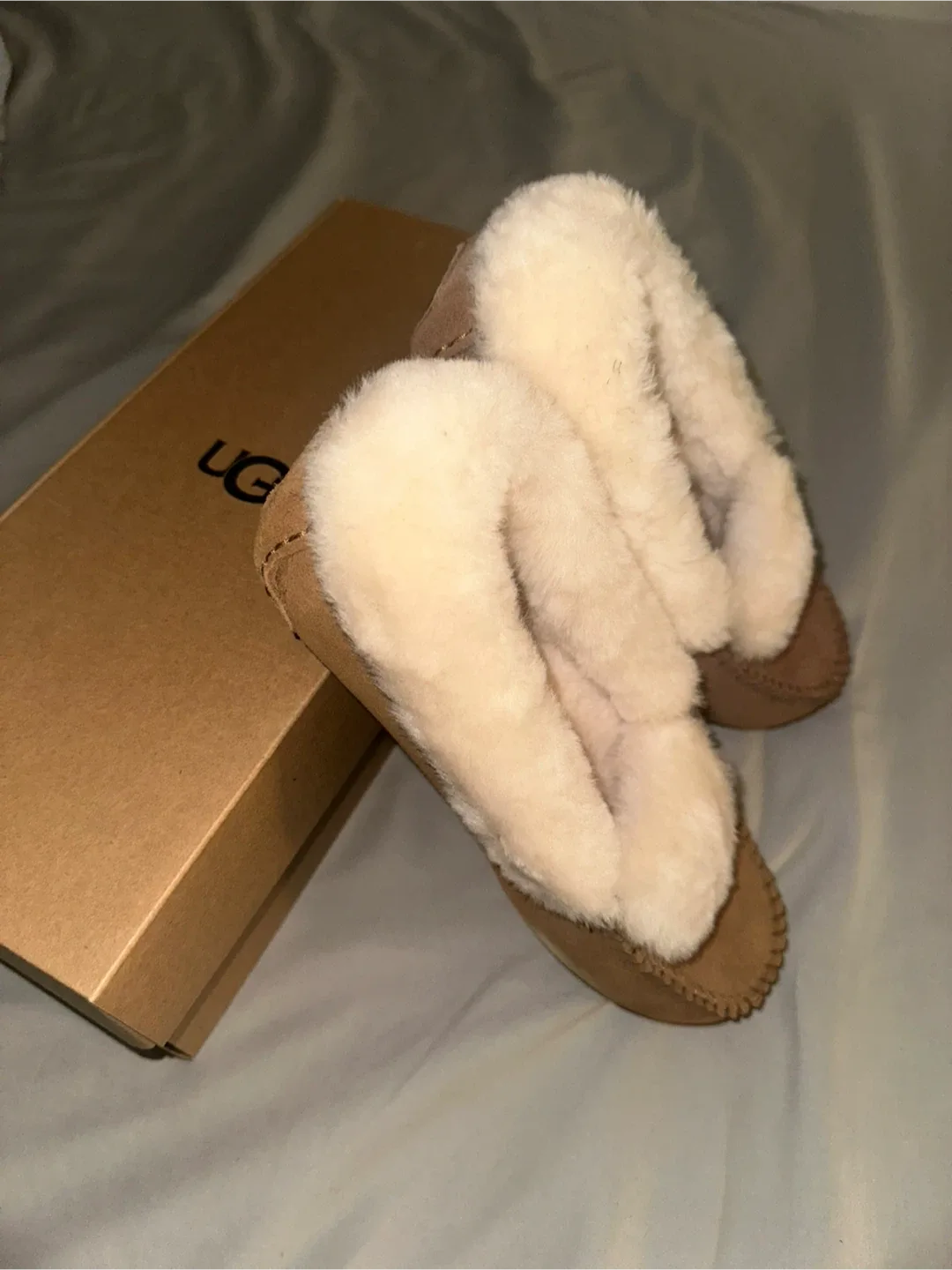 UGG Dakota Spill Seam 'Chestnut' image indicator(4)