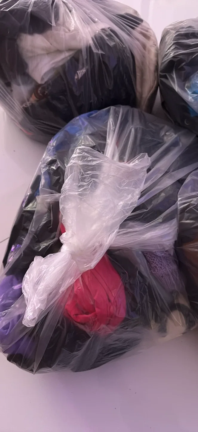 Bag of Used Clothing image indicator(2)
