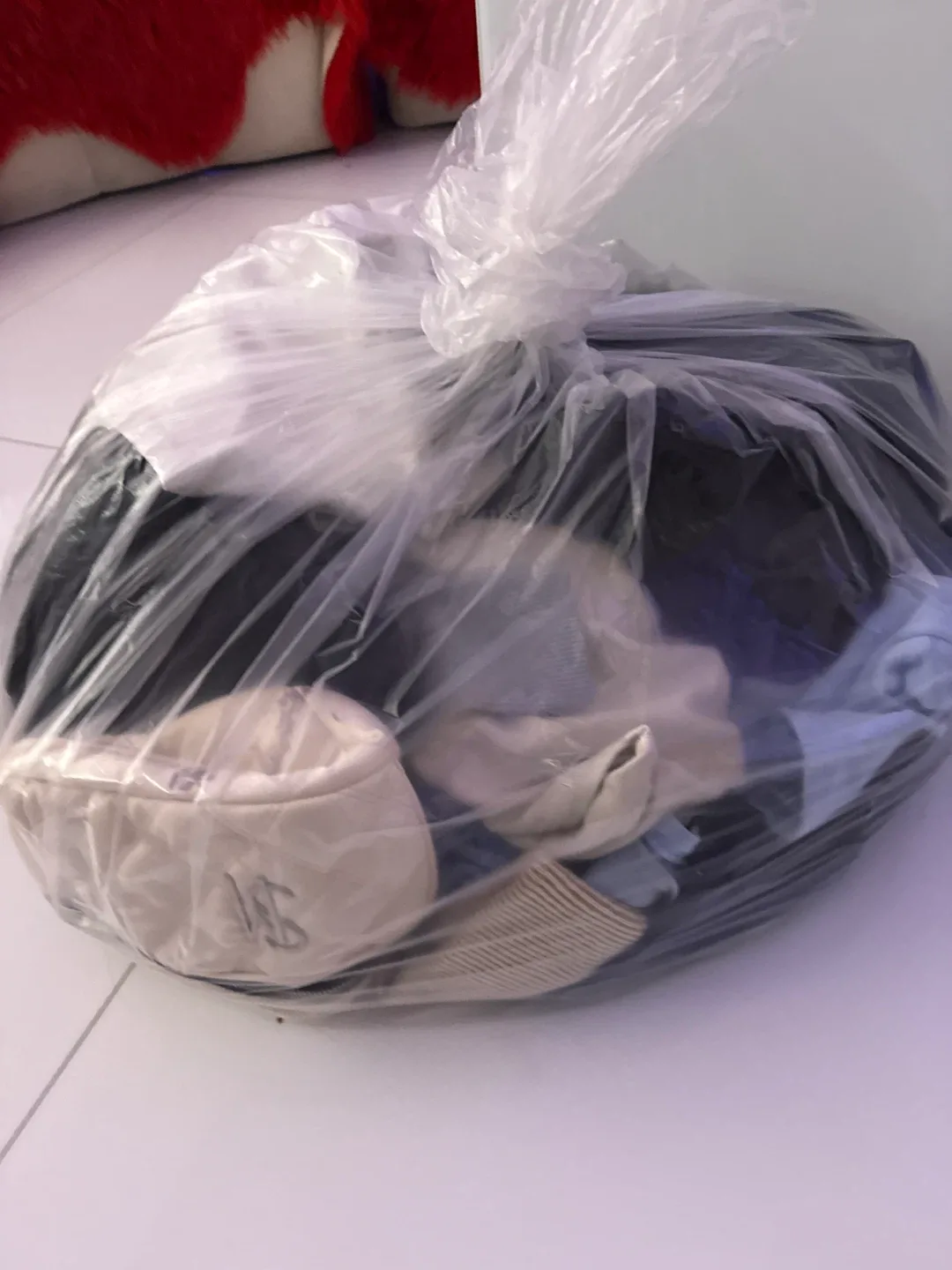 Bag of Used Clothing image indicator(6)