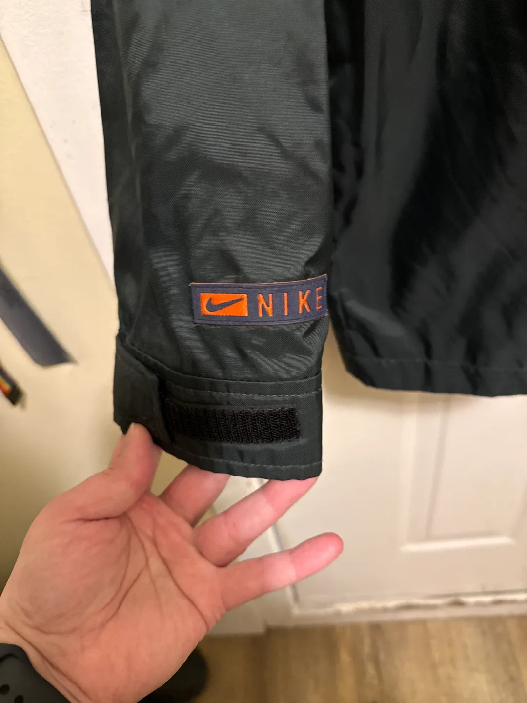 Nike Hooded Rain Jacket L image indicator(4)