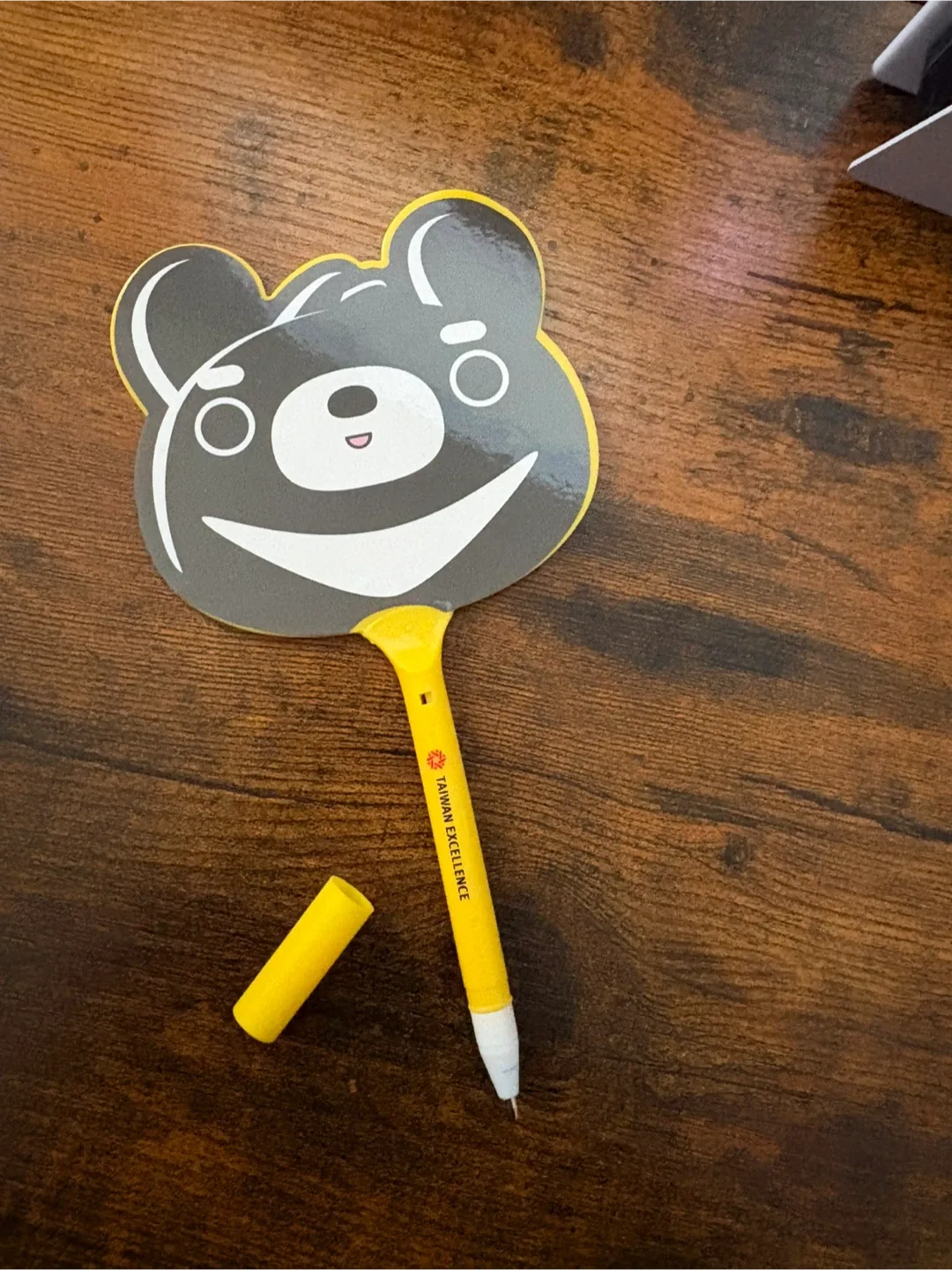 Bear Hand Fan and Pen image indicator(3)