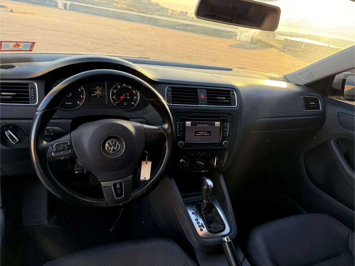 White Volkswagen Jetta Sedan image indicator(7)