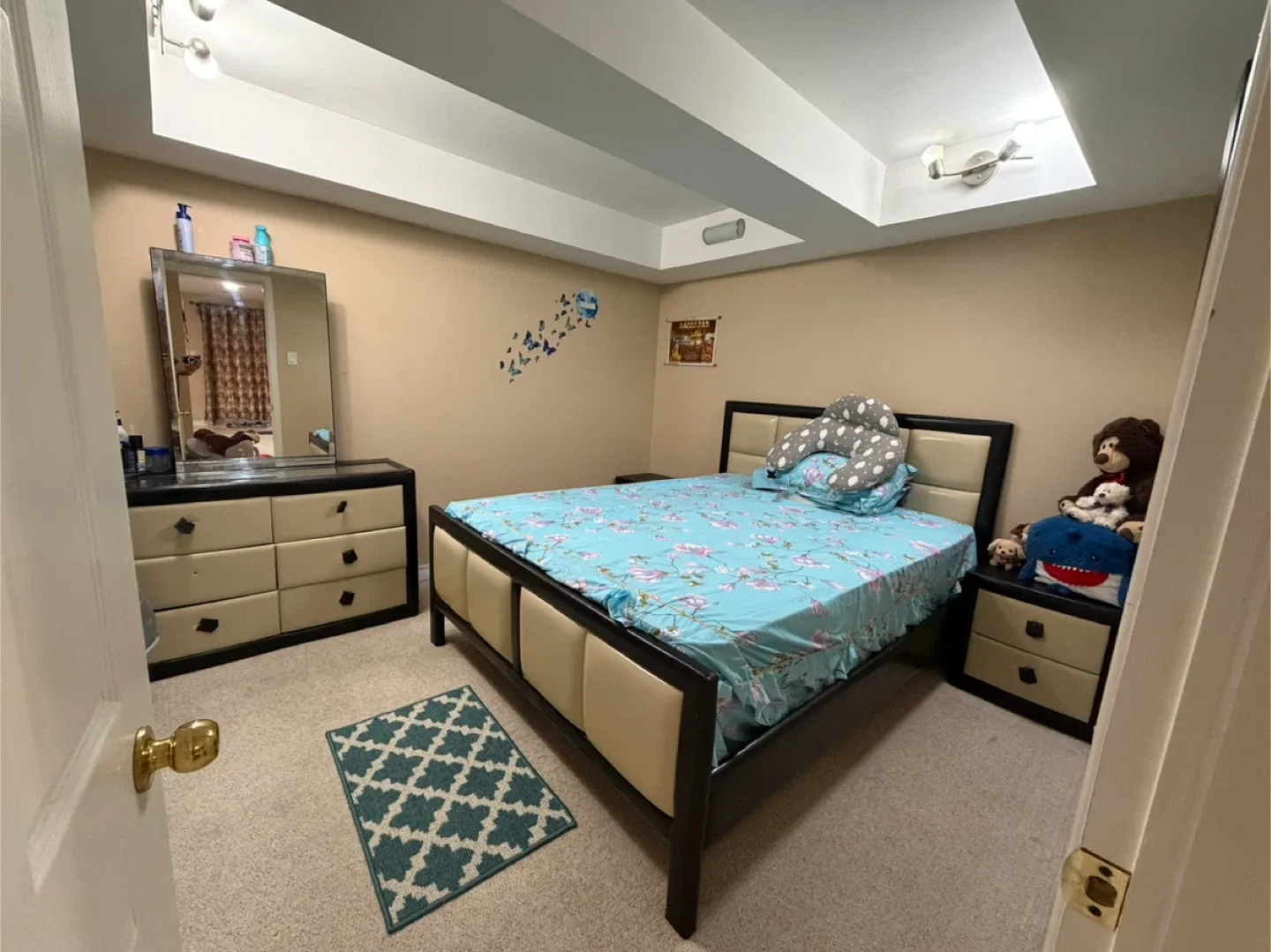 Bedroom Set - Bed, Dresser, Nightstands image indicator(2)