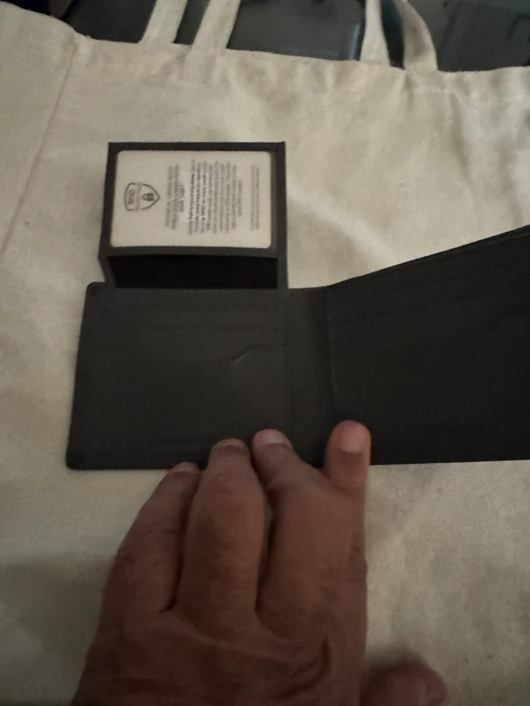 Calvin Klein Men's RFID Leather Minimalist Bifold Wallet image indicator(3)