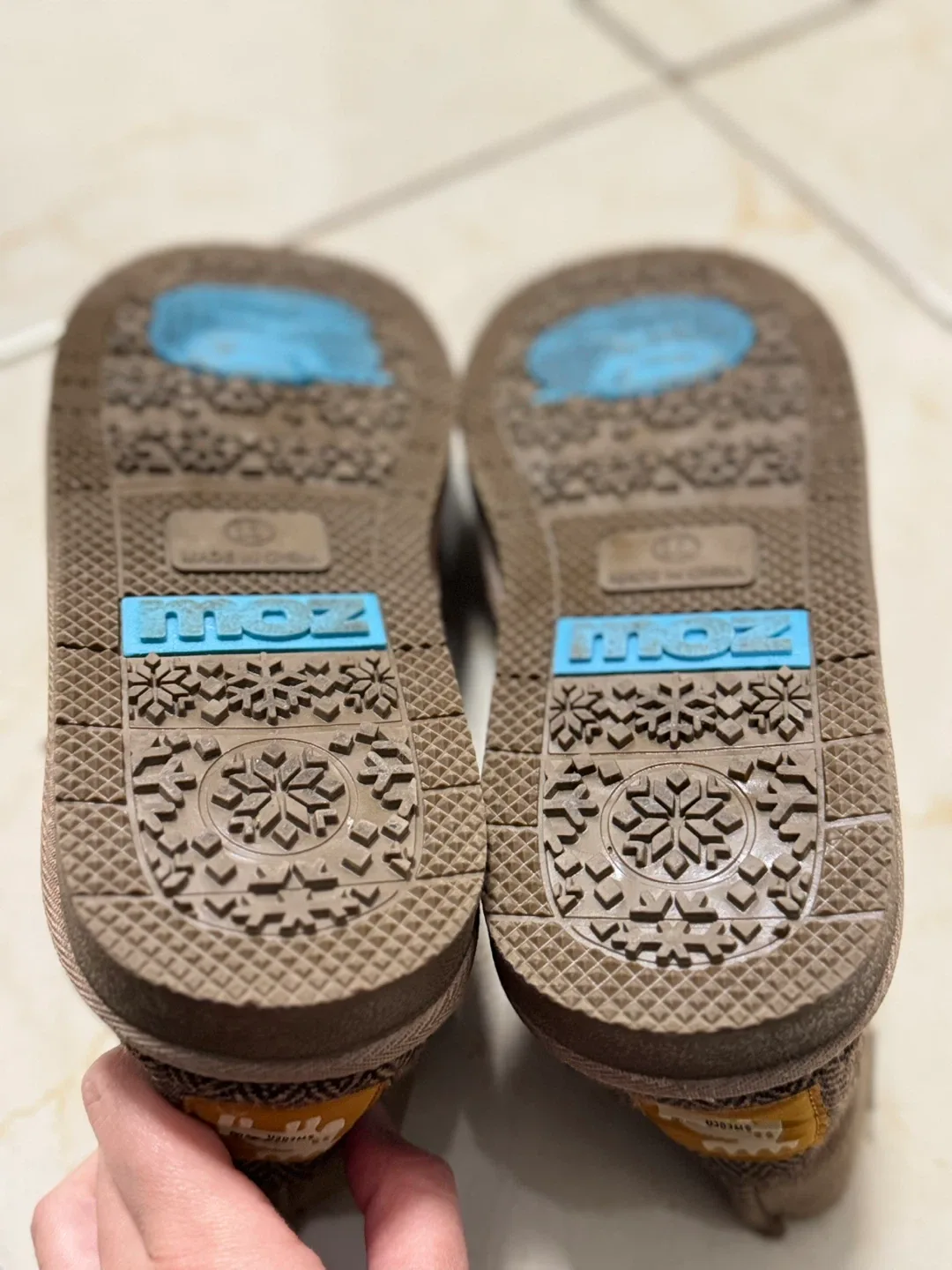 Moz Sweden Brown Slippers image indicator(4)