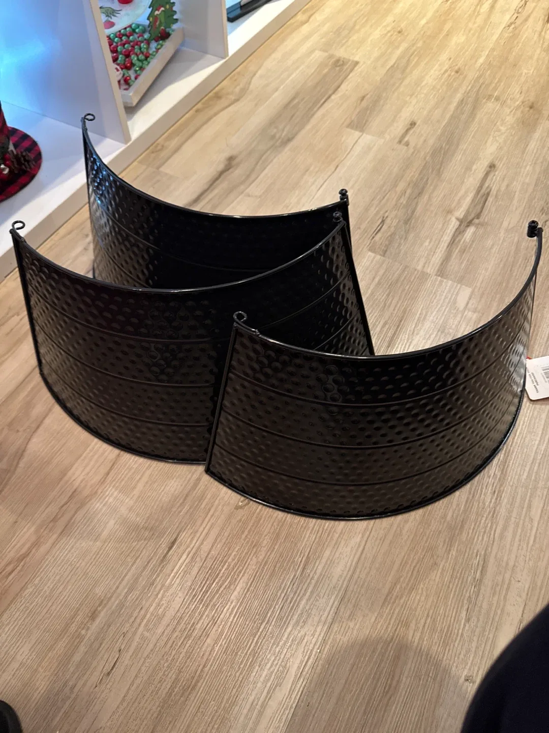 Glitzhome Black Metal Christmas Tree Collar image indicator(2)