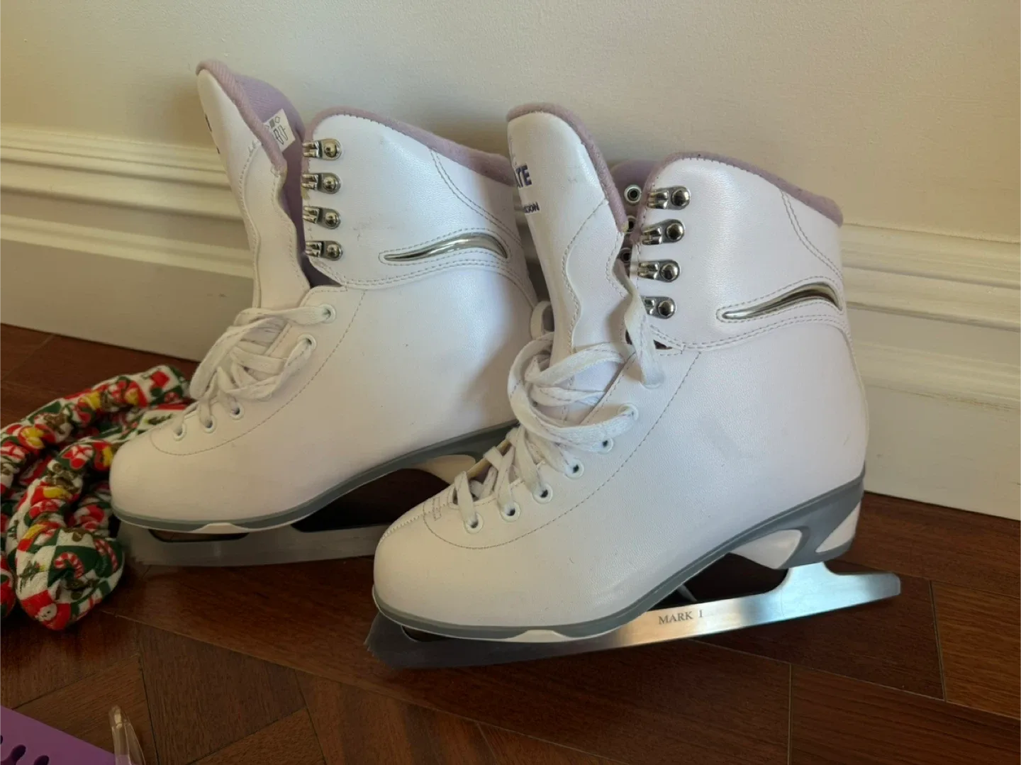 Jackson SoftSkate Ice Skates - Size 7 image indicator(2)