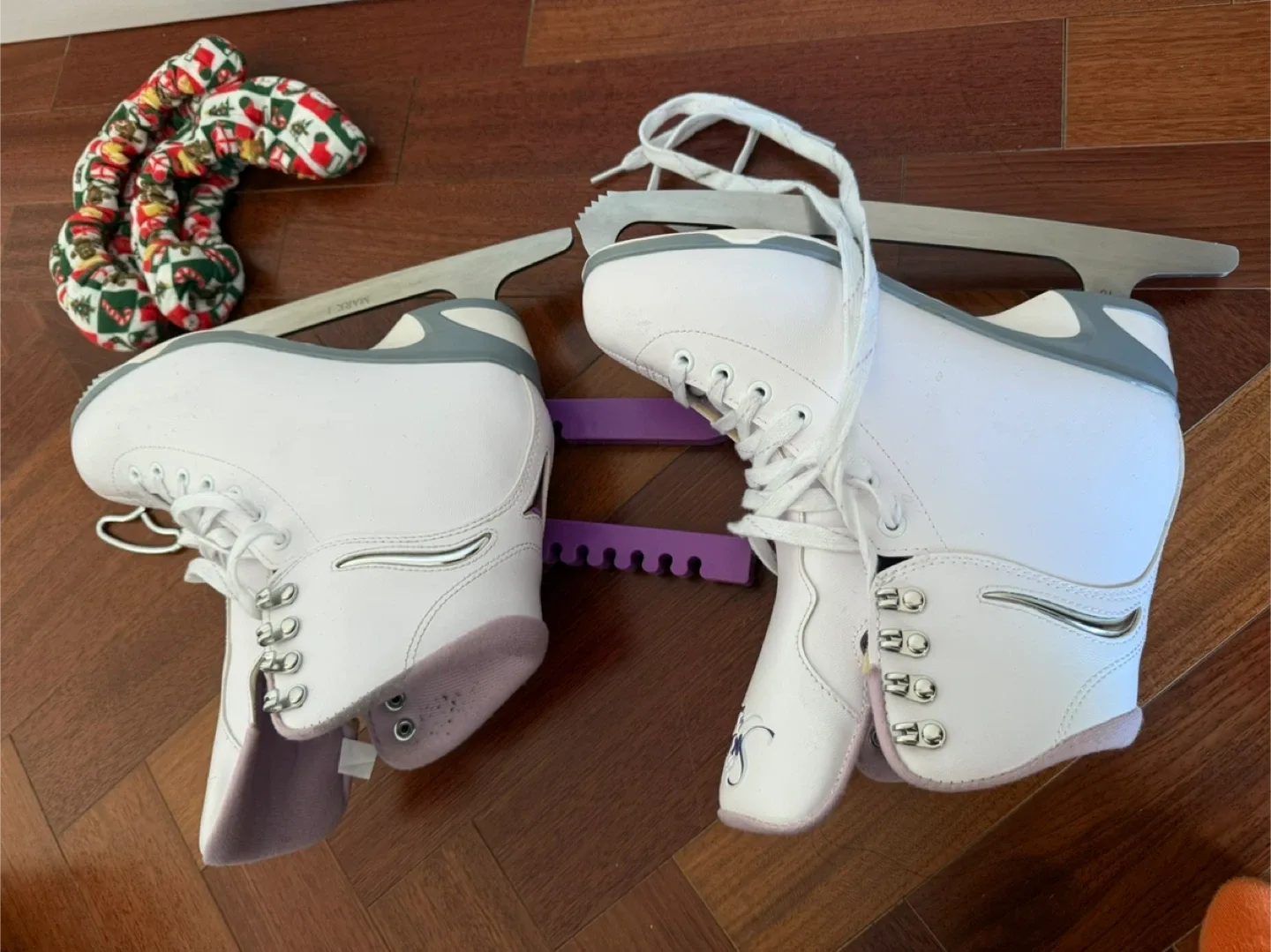 Jackson SoftSkate Ice Skates - Size 7 image indicator(3)