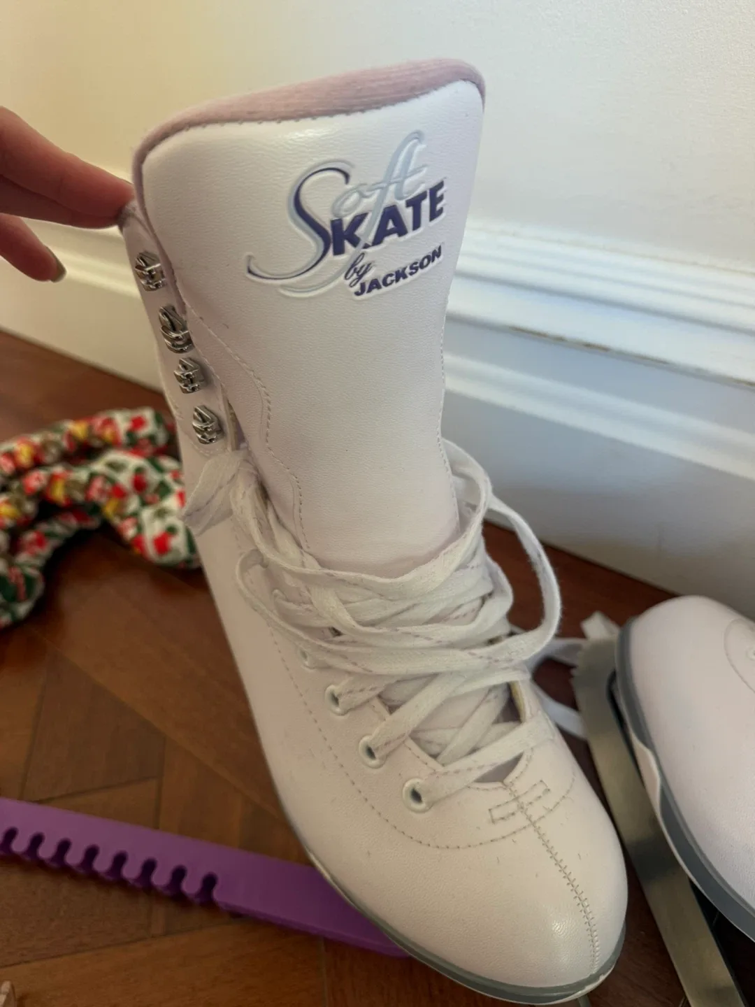 Jackson SoftSkate Ice Skates - Size 7 image indicator(5)