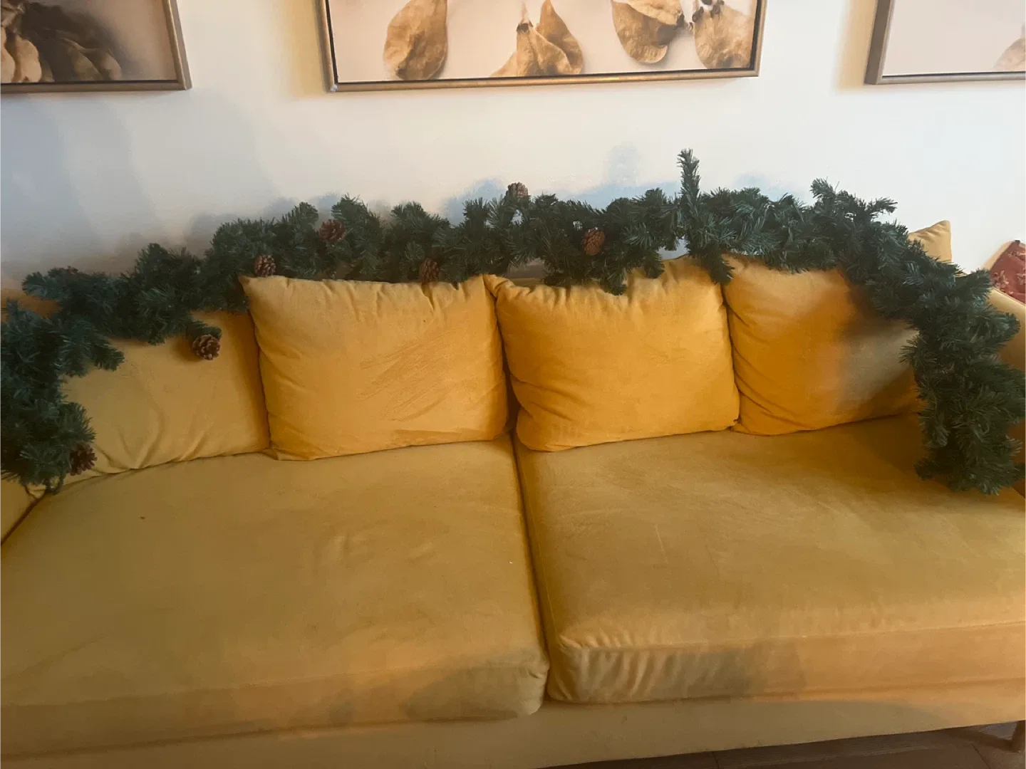 Christmas Garland with Pinecones