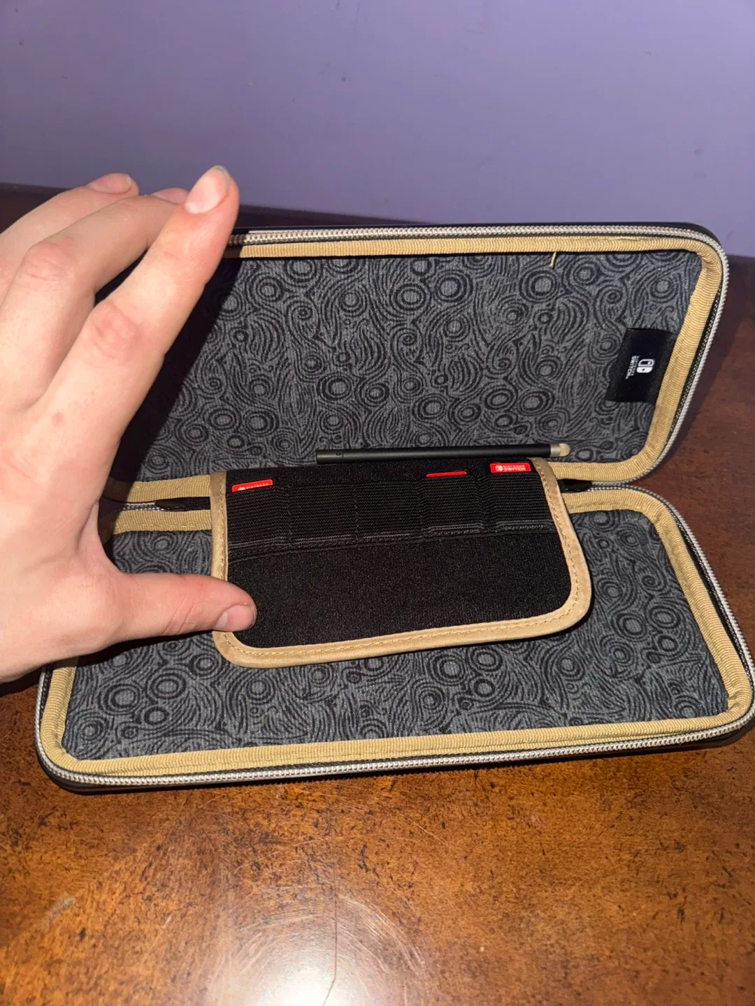 Nintendo Switch OLED with Zelda Case + Games image indicator(7)