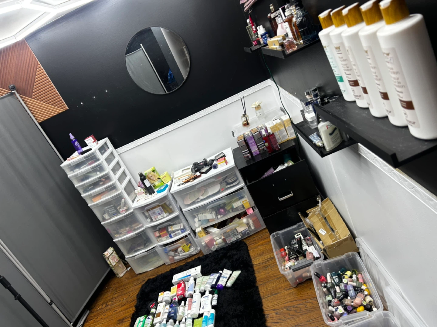 Assorted Cosmetics & Beauty Products 4-5$$$$