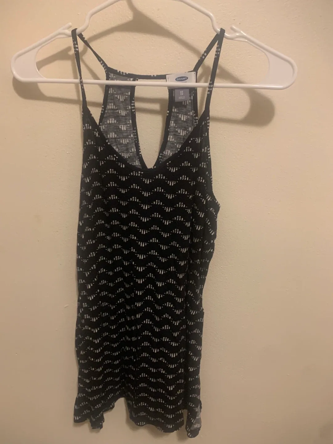 Old Navy S Black Tank Top 🆓 🥕