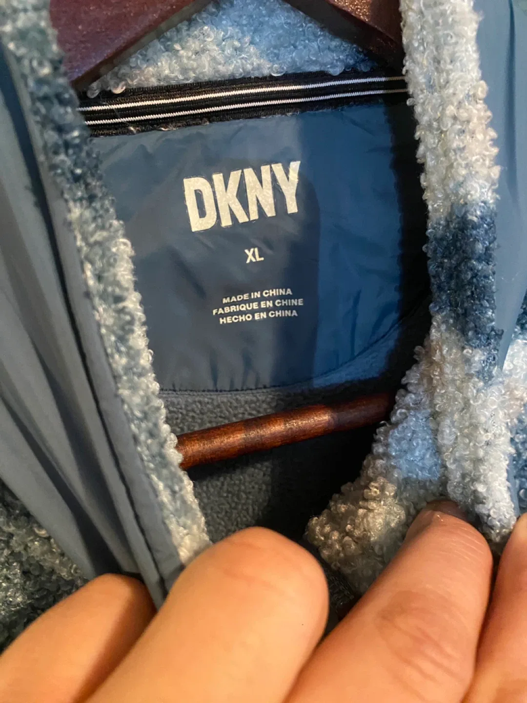 DKNY Camo Fleece Pullover -Mens Size XL image indicator(2)