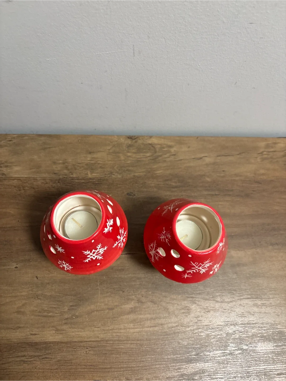 New Snowflake Tealight Holders (Set of 2) image indicator(3)