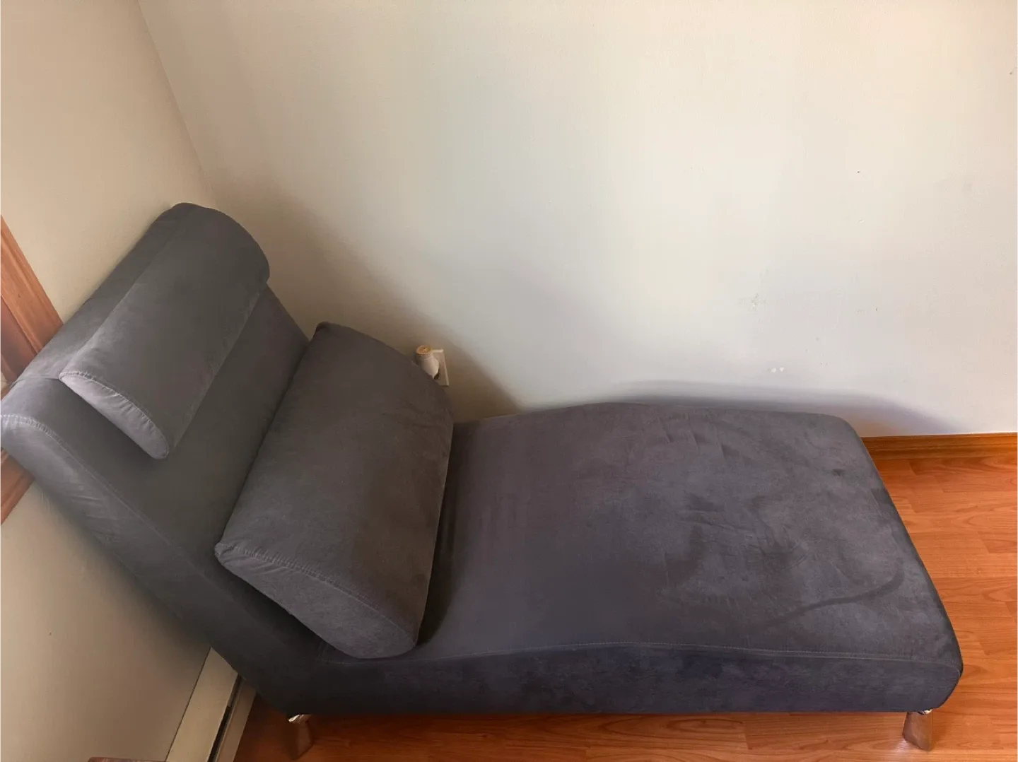Grey Chaise Lounge Chair