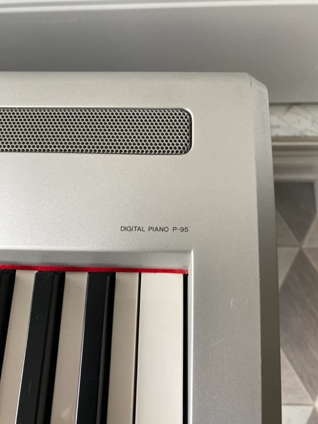 Yamaha P-95 Digital Piano image indicator(4)