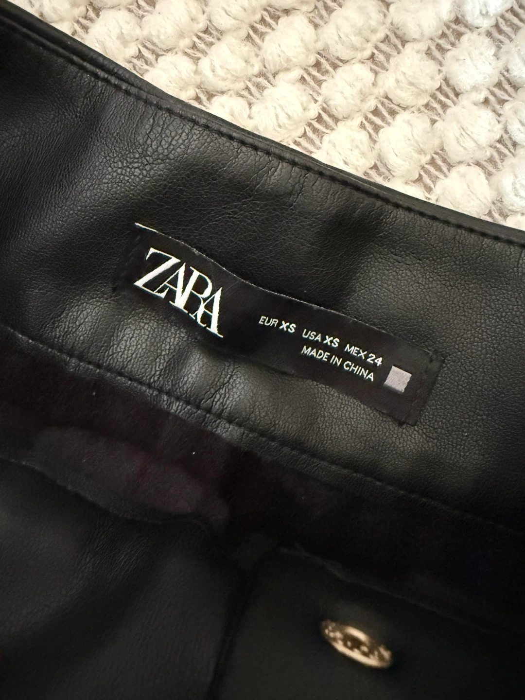 Zara Black Faux Leather Pleated Skirt - XS - photo 2