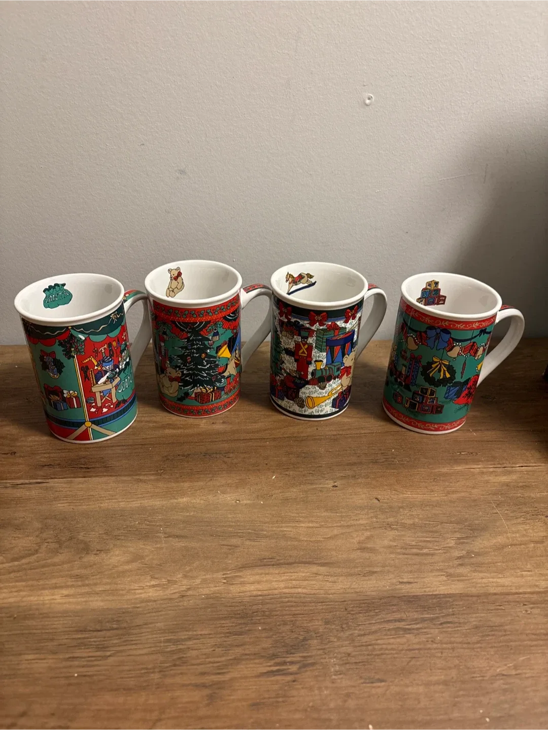 Classics Christmas Mug Set of 4 image indicator(5)
