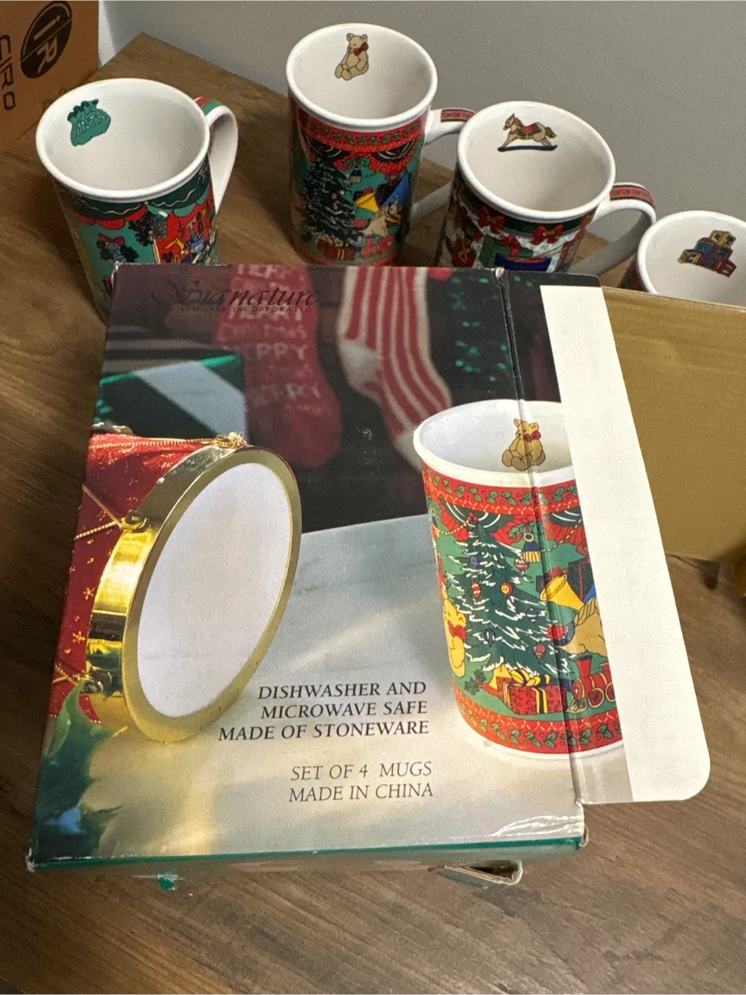 Classics Christmas Mug Set of 4 image indicator(7)