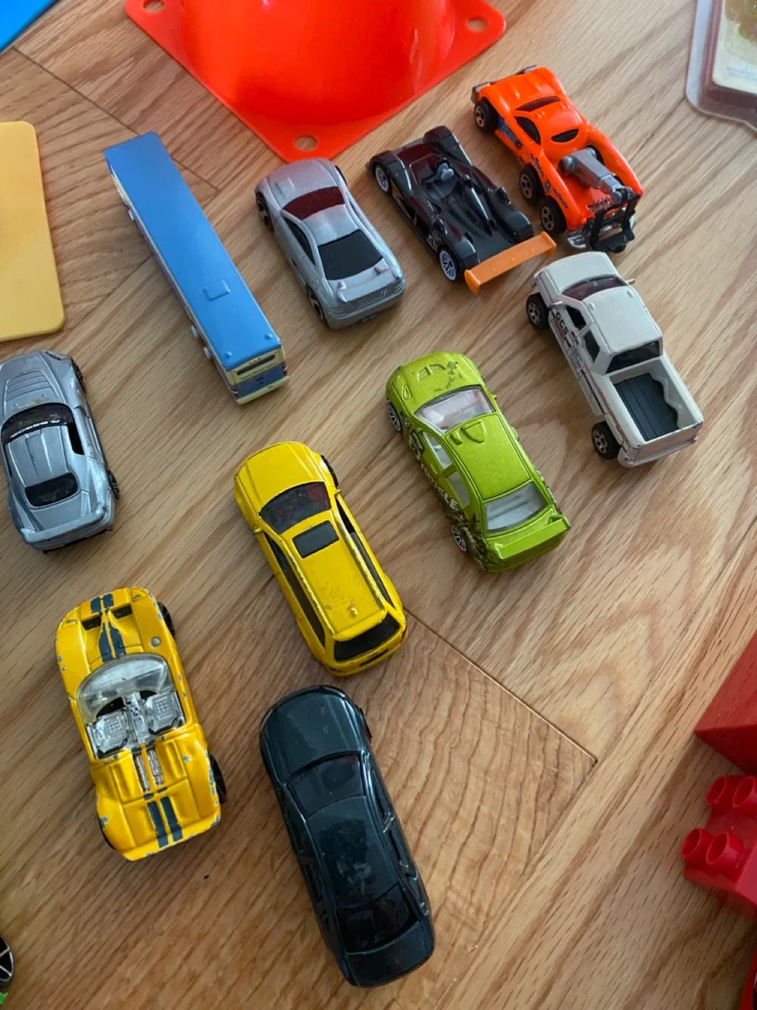 Toy Car and Traffic Cone Set image indicator(3)