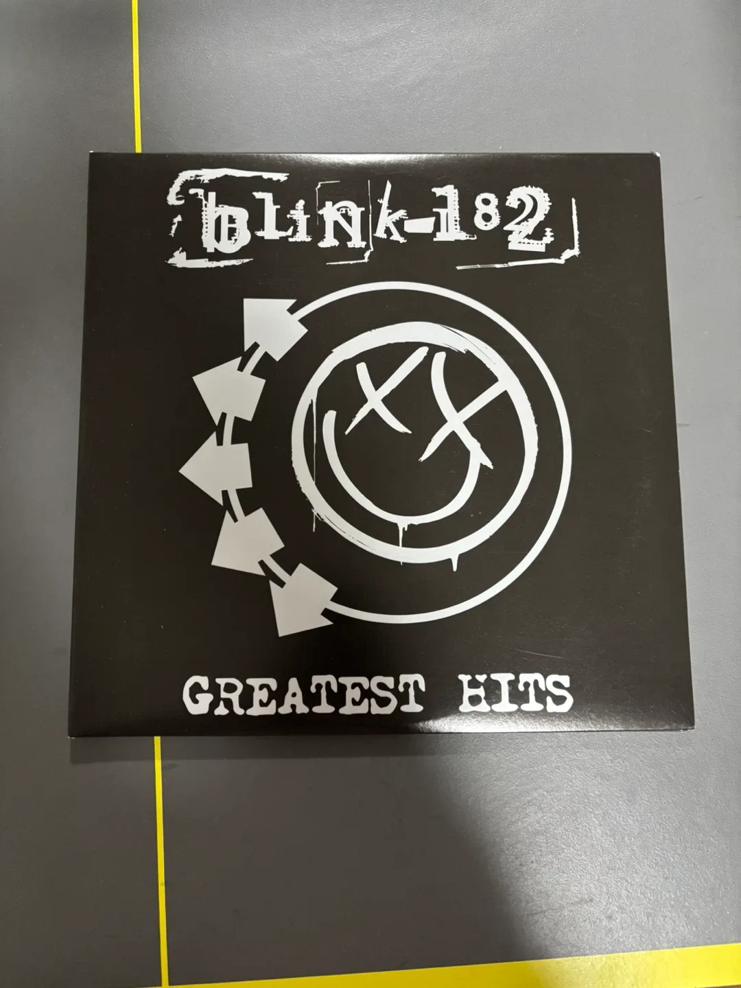 Blink-182 Greatest Hits Vinyl Record image indicator(2)