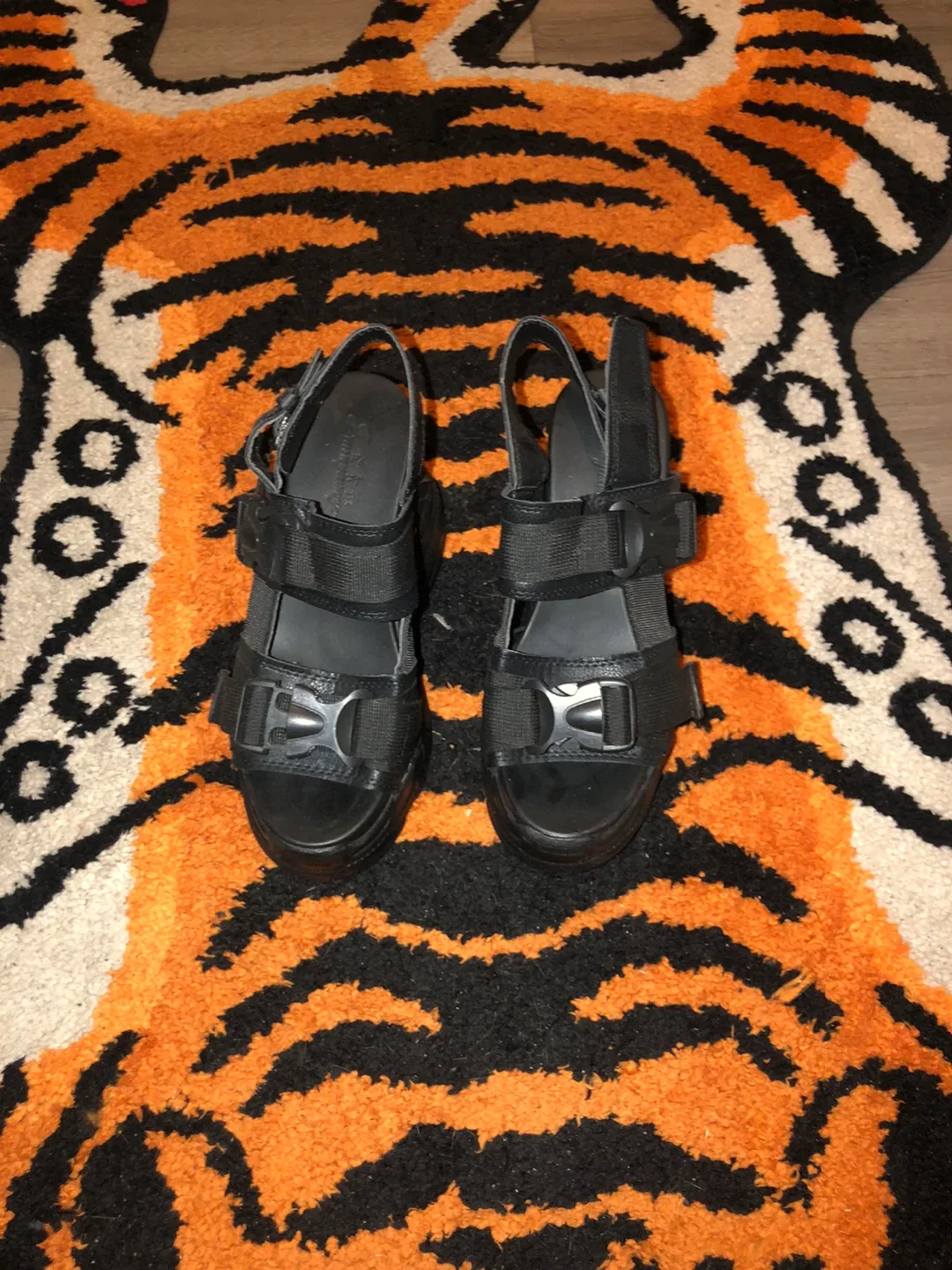 Black platform sandals women’s size 7 image indicator(2)