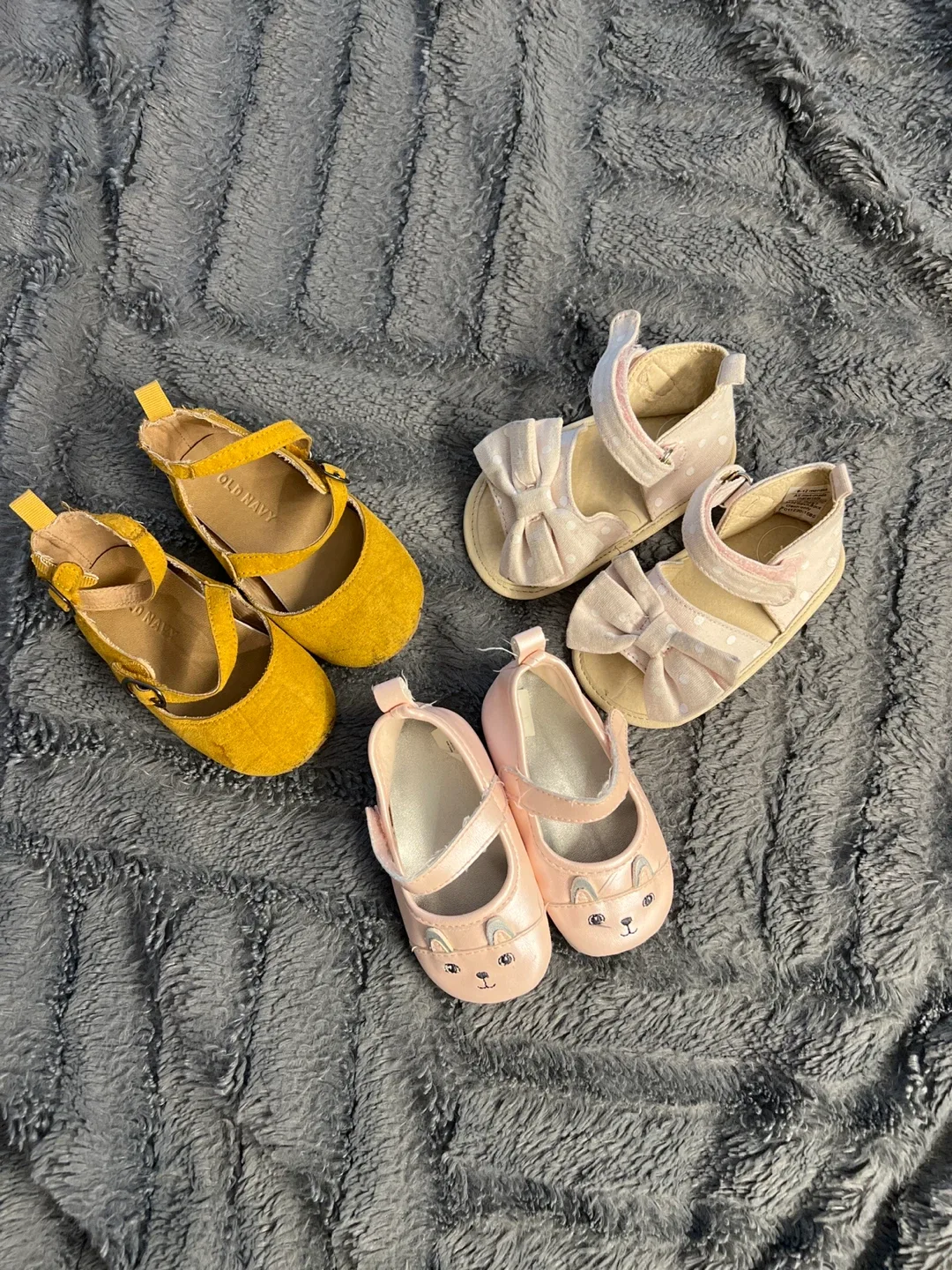 Old Navy Baby Shoes - Size 4