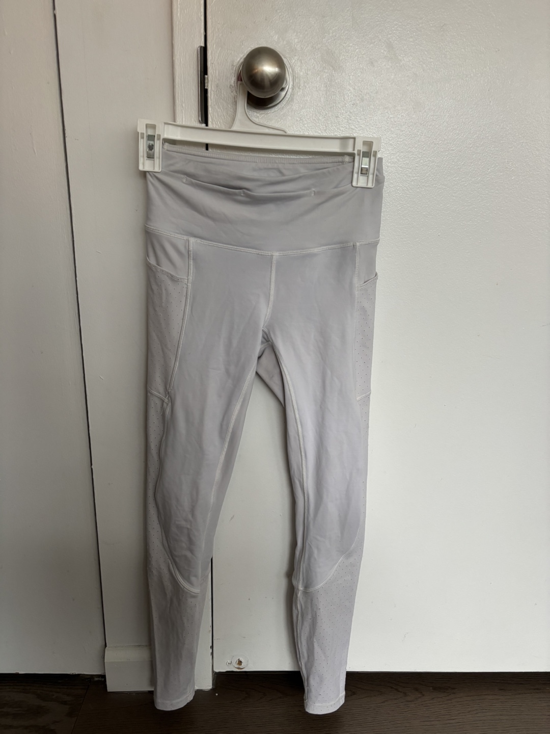 Lululemon White Leggings Size 4 - photo 4