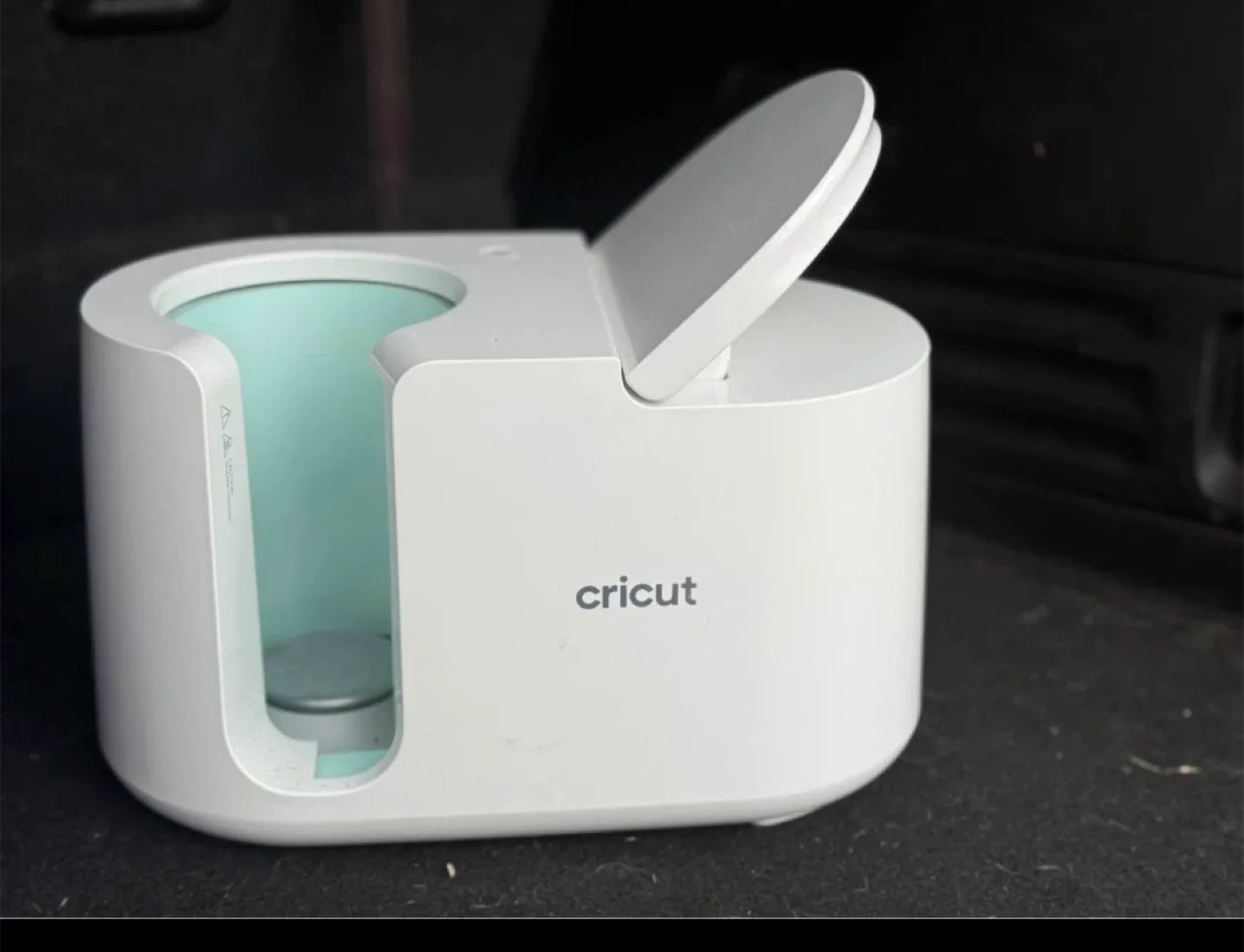 Cricut Mug Press & Explore Air 2 Bundle image indicator(3)