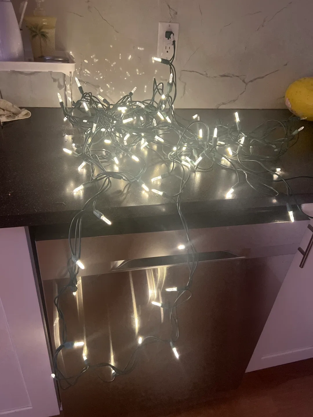 String of Christmas lights image indicator(4)