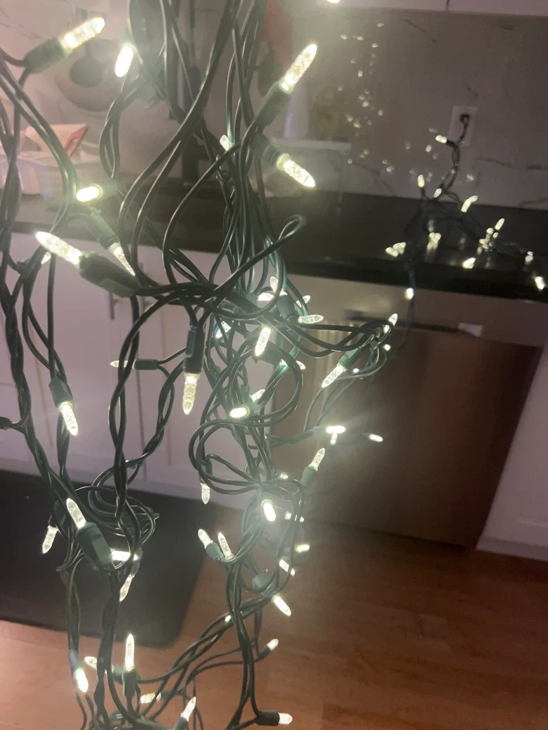 String of Christmas lights image indicator(3)