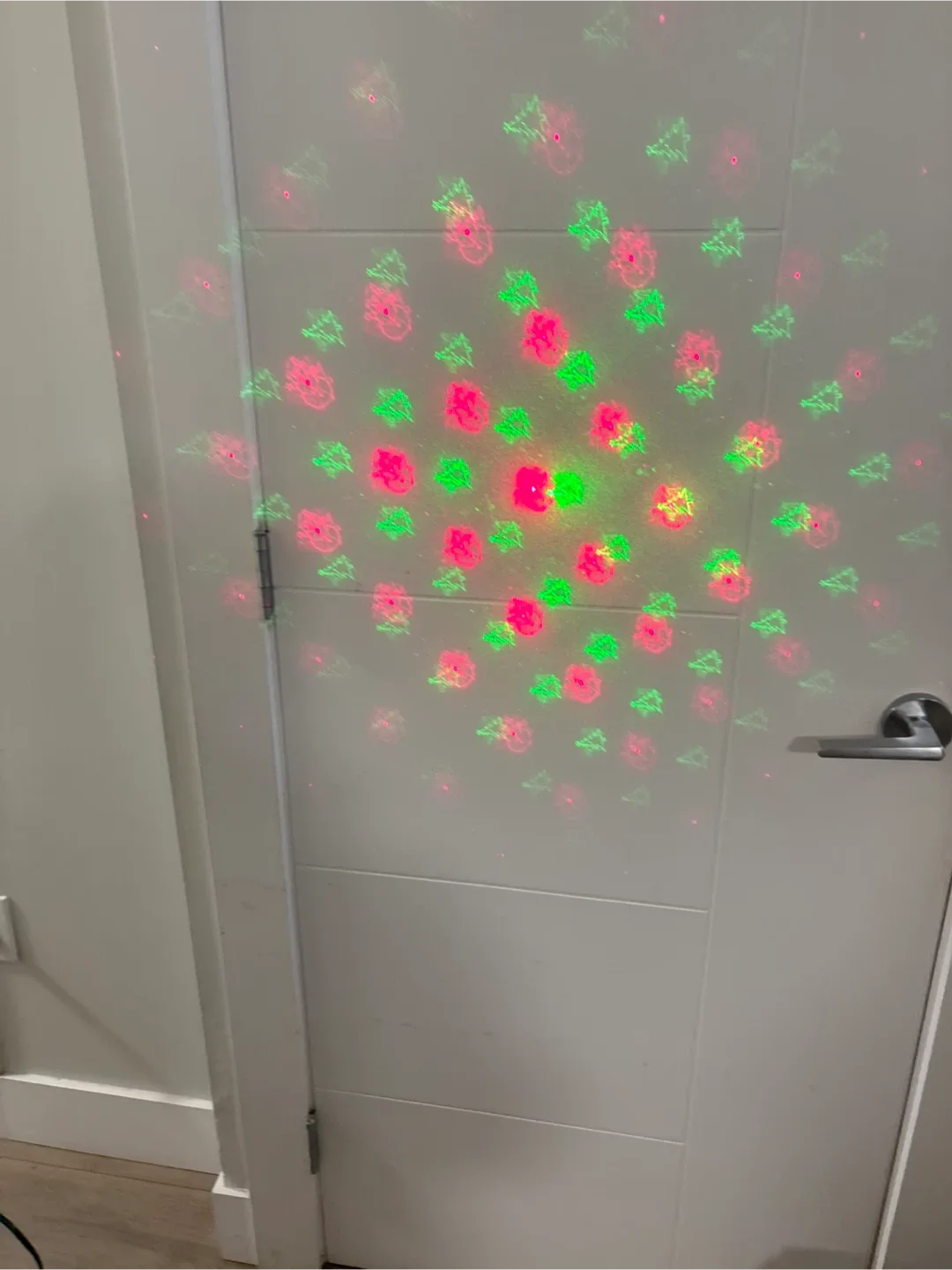 Kurt S. Adler Mini Projector Christmas Laser Lights image indicator(5)