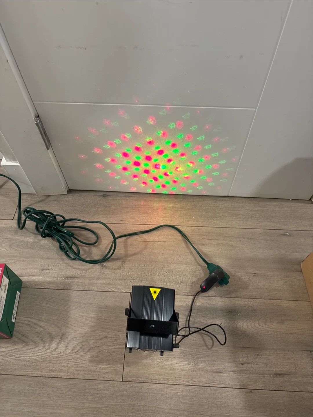 Kurt S. Adler Mini Projector Christmas Laser Lights image indicator(3)