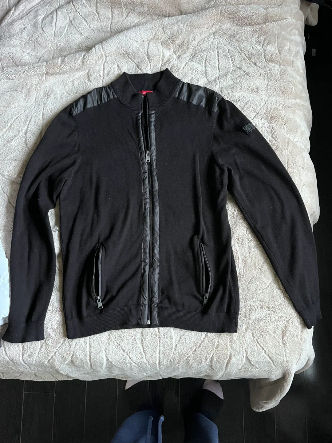 Unisex Guess Black Jacket - Size XL