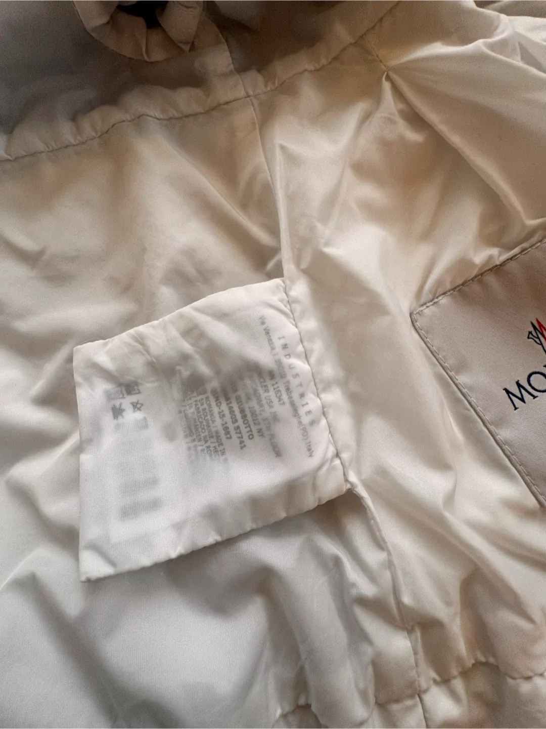 Moncler Girl's Jacket - Size 5 anni/112cm image indicator(5)