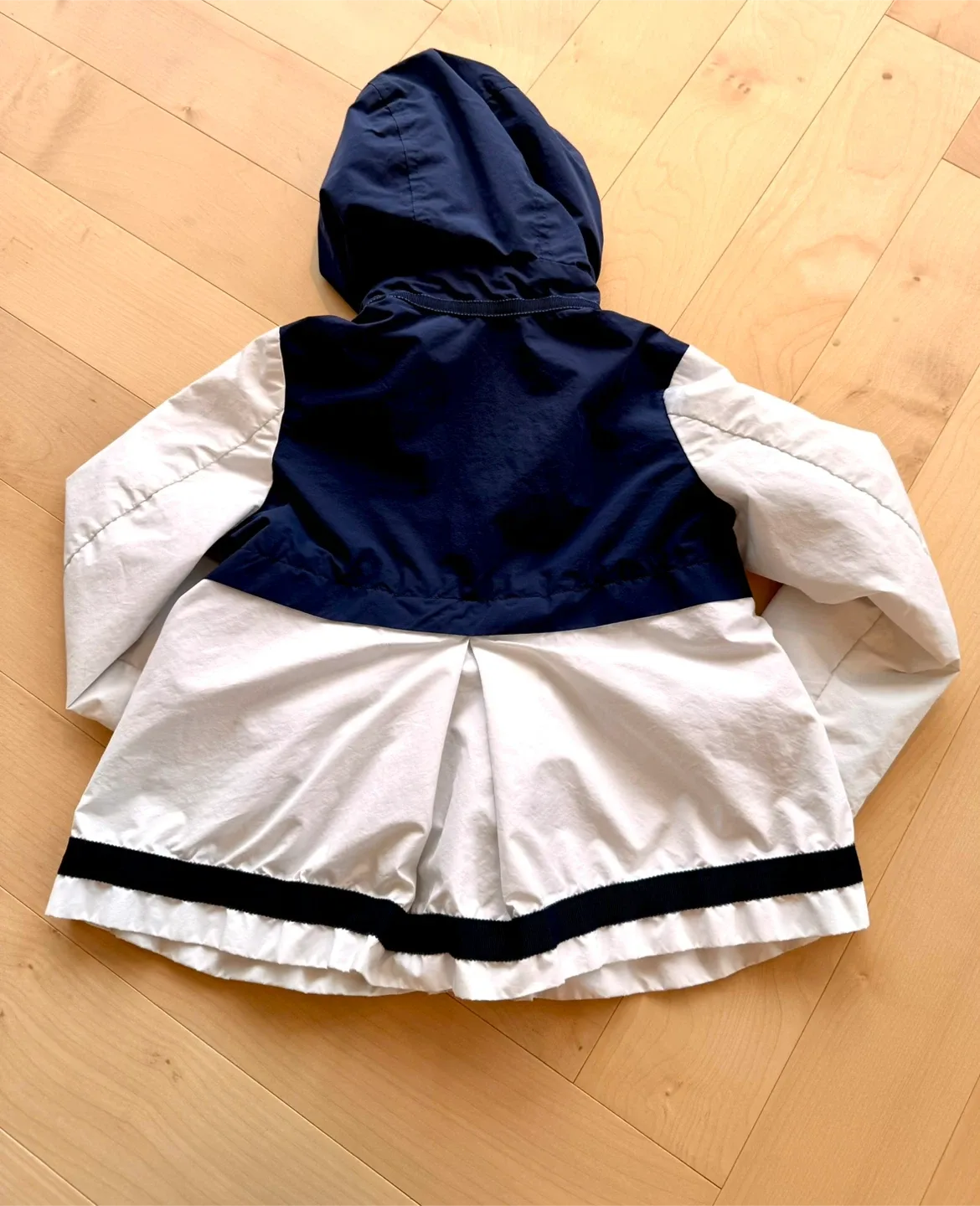 Moncler Girl's Jacket - Size 5 anni/112cm image indicator(2)