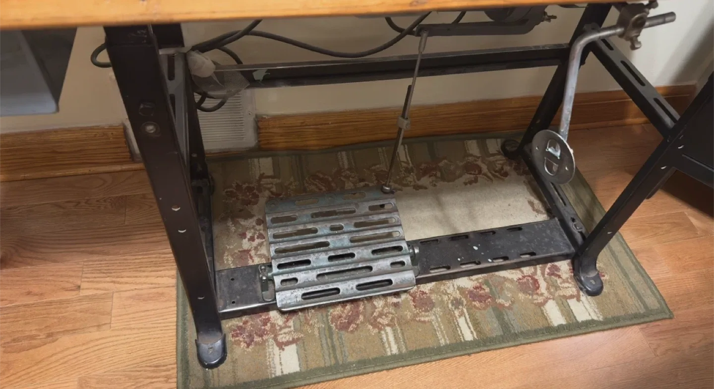 Vintage Sewing Machine (Made in Japan) image indicator(3)