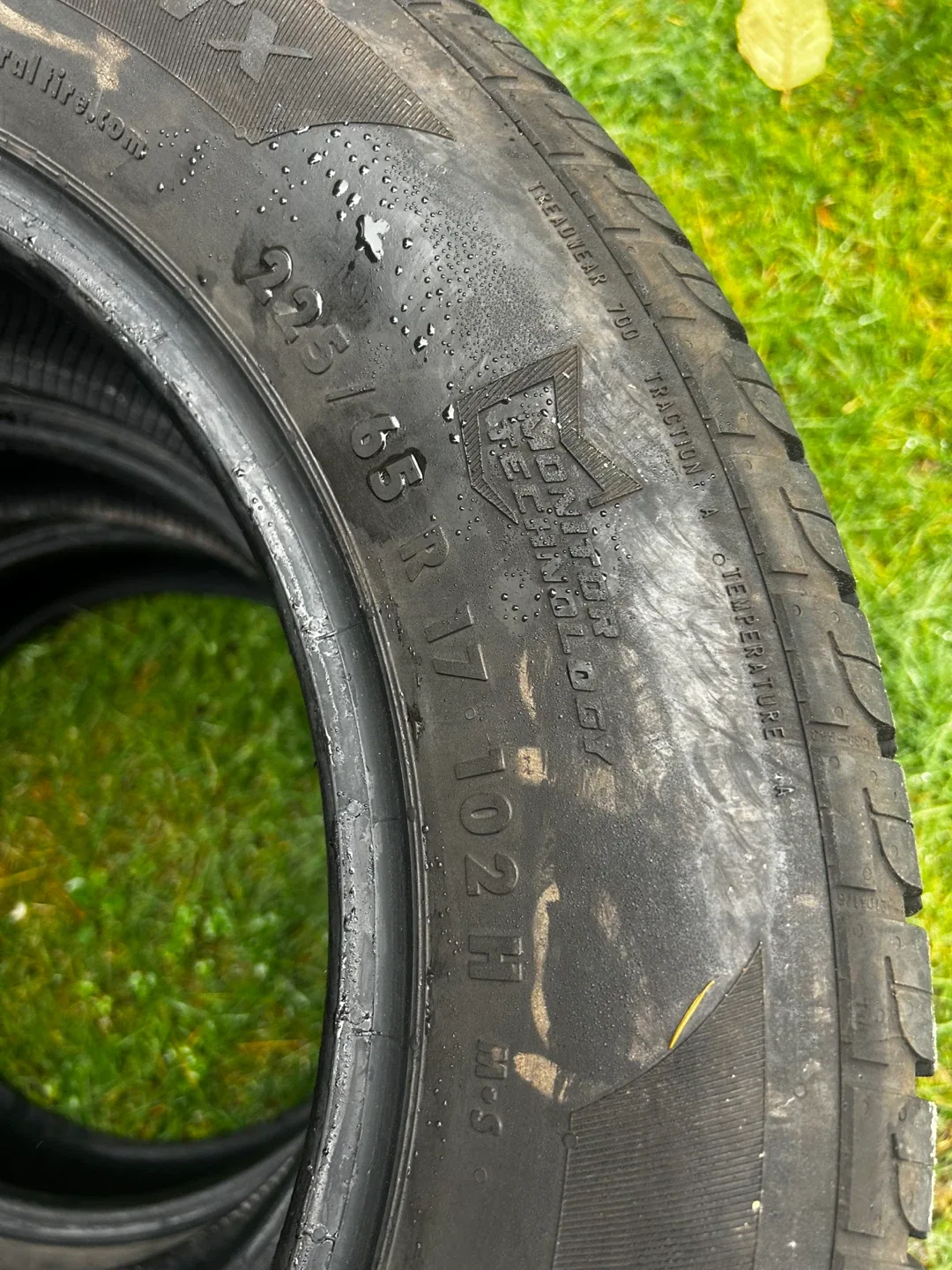 General Evertrek RT Tires - 225/65R17 image indicator(2)