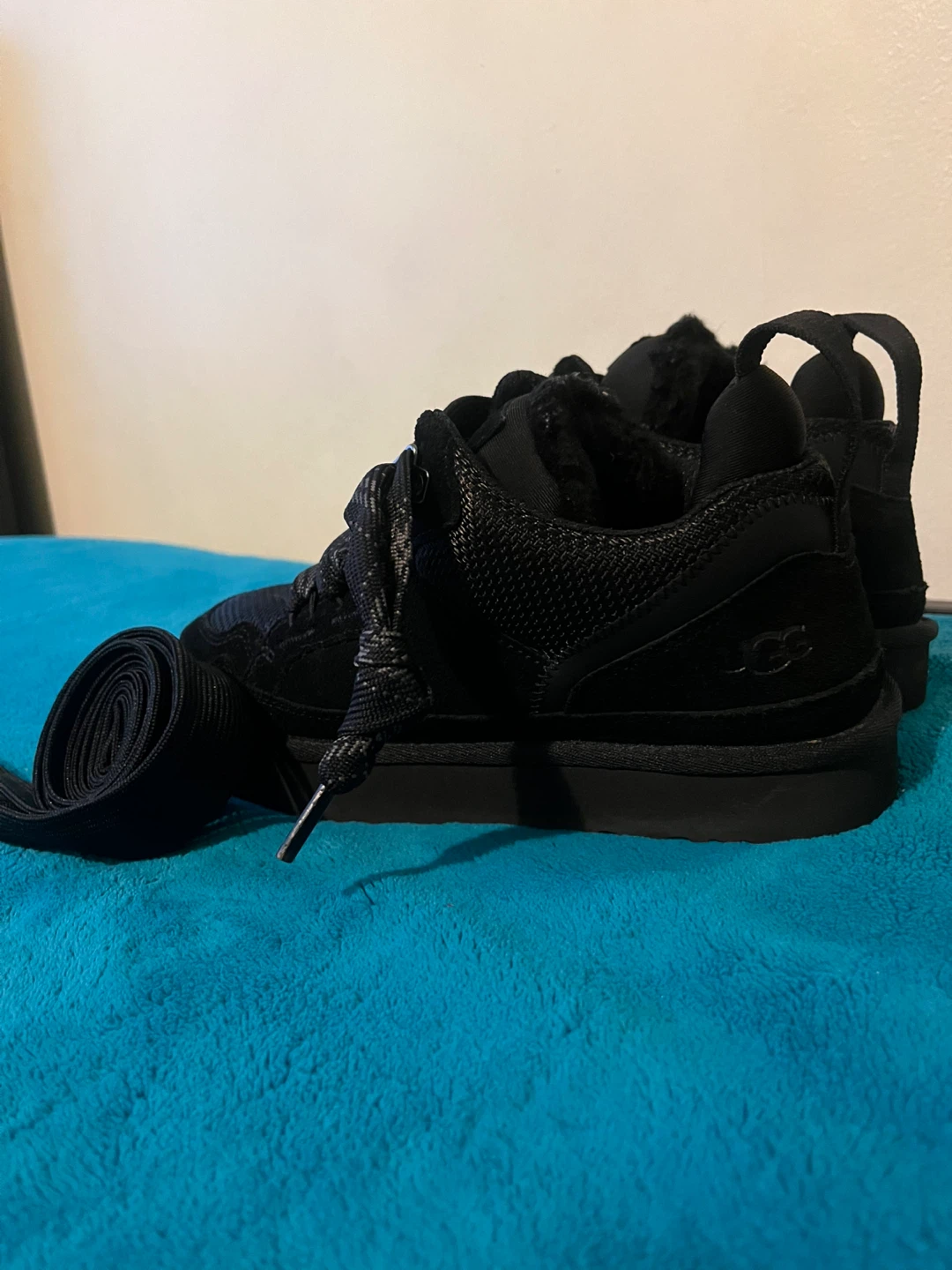 Ugg Black Lowmels Sneaker Size 8 - photo 3
