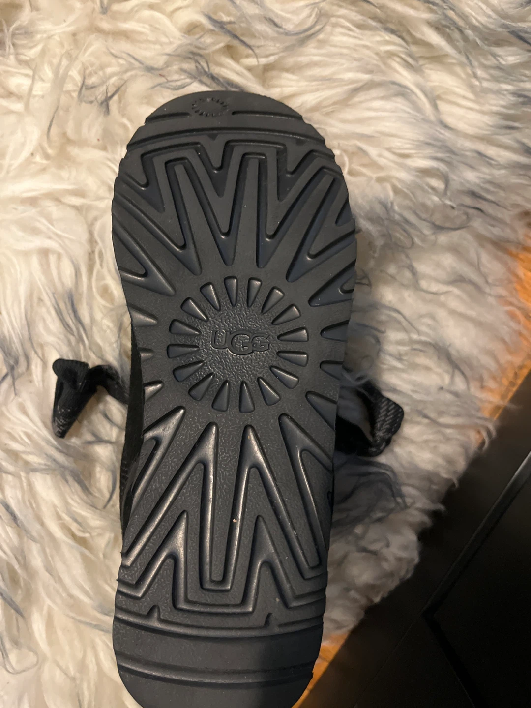 Ugg Black Lowmels Sneaker Size 8 - photo 4